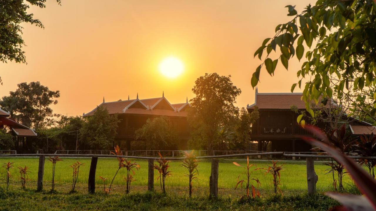 Mane Hariharalaya Hotel Siem Reap Exterior foto